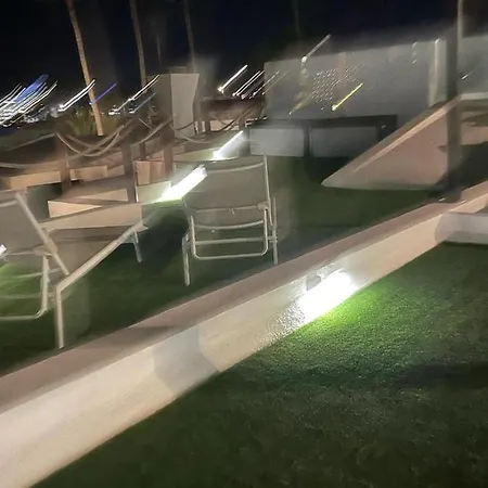 Club 14 Yumbo Luxury פלאייה דל אינגלז